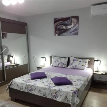 Проживание в семье Casa Nina Эфорие Норд