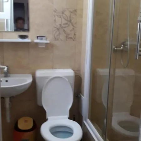 Casa Nina Gazde/Camere de închiriat