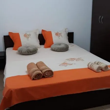 Casa Nina Gazde/Camere de închiriat