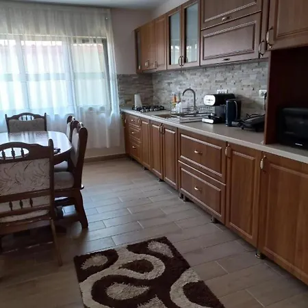 Privatunterkunft Casa Nina *